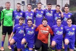 Altra vittoria per La Piramide Calcetto di Chiaramonte che si porta al comando del campionato. Domenica hanno esordito i “giovanissimi”.