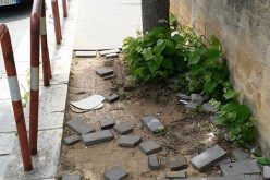 La zona in prossimità della scuola Palazzello a Ragusa ridotta ai minimi termini, chiesti interventi per sanare il degrado