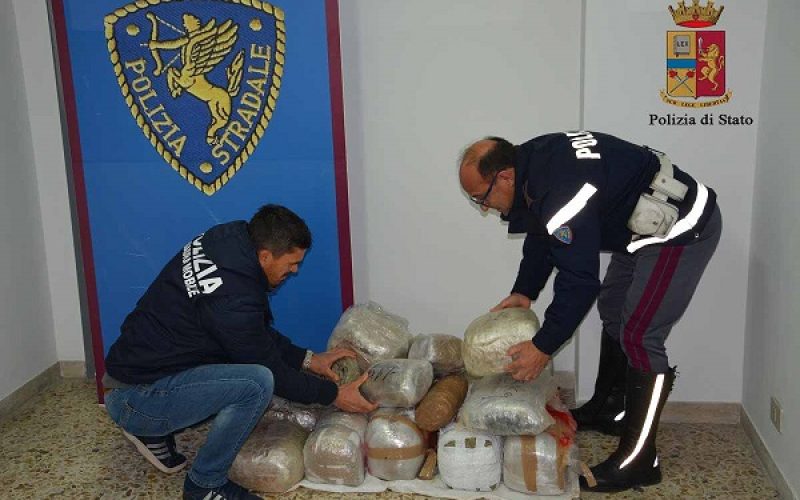La Polizia di Stato arresta corriere con 42.7 kg di marijuana