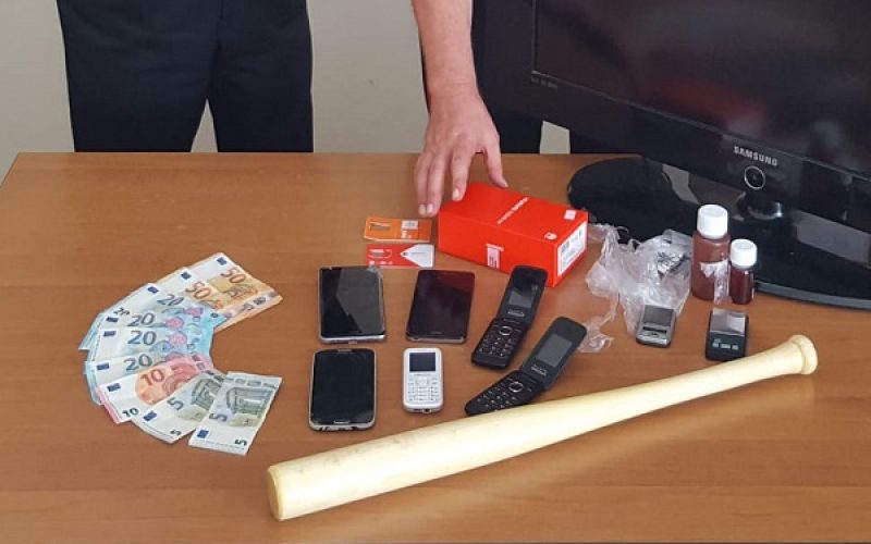 Ispica, ricettatori di tecnologia rubano anche la corrente: 2 arrestati dai Carabinieri