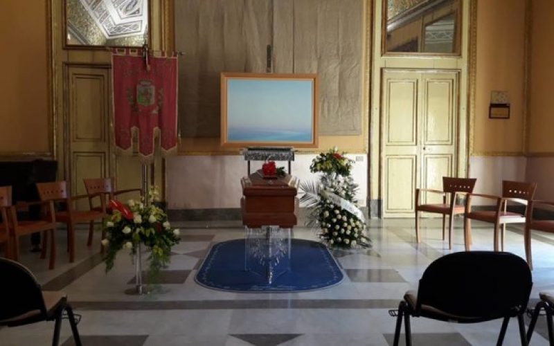 Scicli: la camera ardente per Piero Guccione. Alle 18 il rito funebre