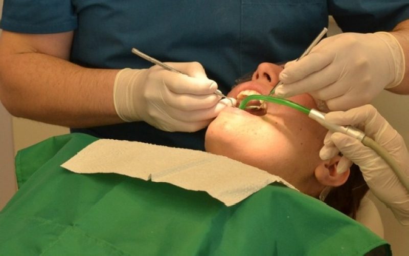 Catania: fratelli, gemelli, e falsi dentisti