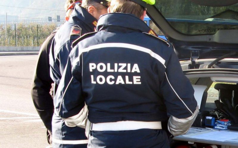 Modica: aggrediti da un giovane un ispettore di Polizia e un vice comandante di polzia locale