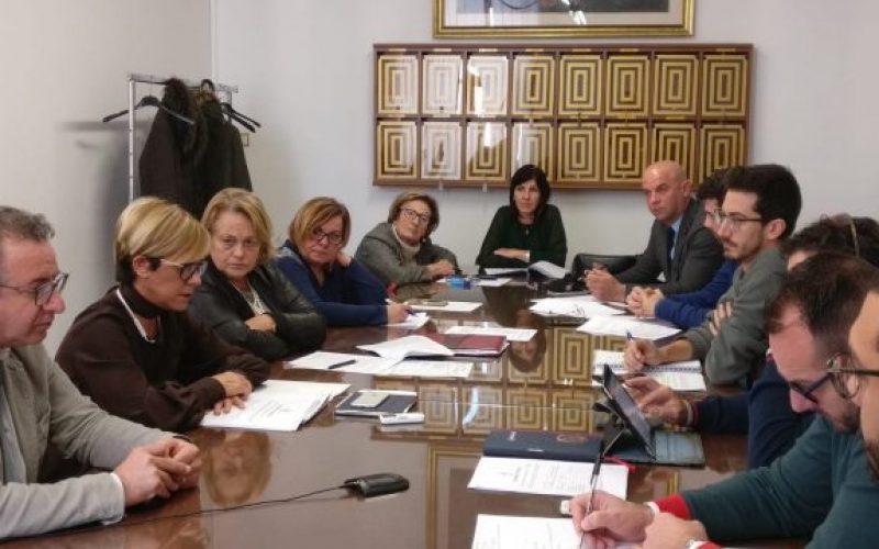 Mirabella bacchetta la maggioranza: “Overdose di incapacità amministrativa”