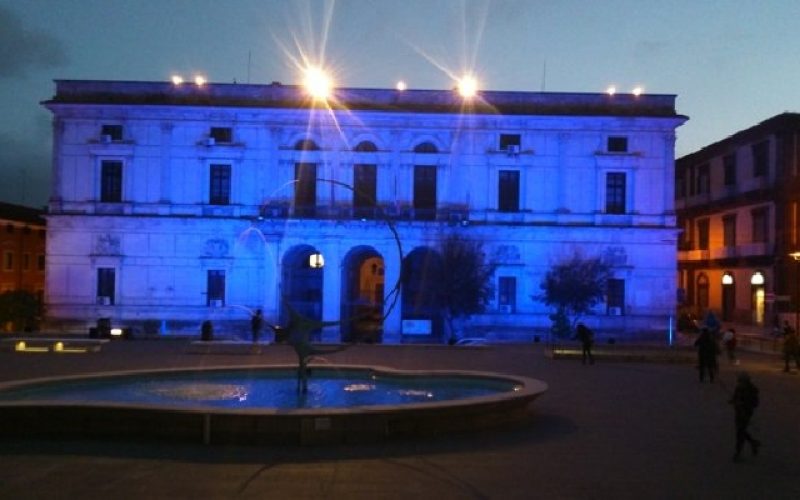 Ragusa: per la giornata mondiale del diabete, Palazzo dell’Aquila si tinge di blu