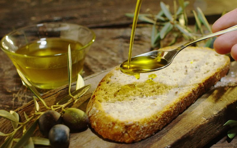 Olio extravergine d’oliva: negli USA viene promosso a “farmaco”
