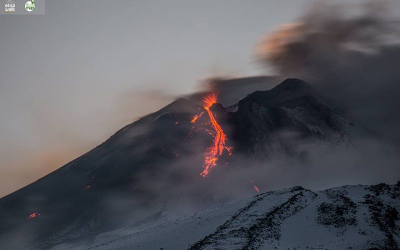 Le eruzioni dell’Etna potrebbero durare a lungo, ecco le straordinarie immagini. VIDEO