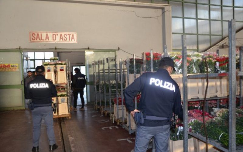 Mercato dei fiori e della frutta a Vittoria: irregolarità nel lavoro e rifiuti abbandonati