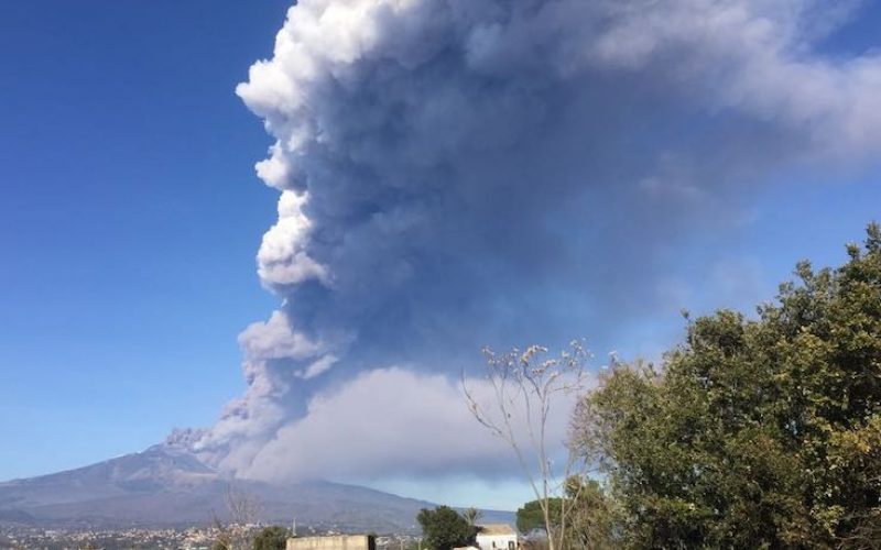 Continua l’intenso sciame sismico sull’Etna