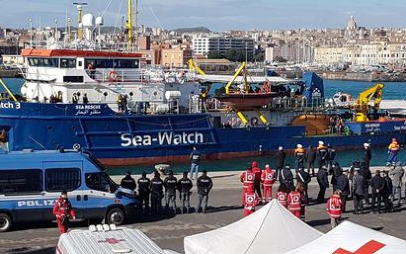 La nave Sea Watch non può lasciare il porto di Catania