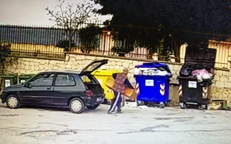 Modica: 600 euro di multa per aver abbandonato rifiuti ingombranti