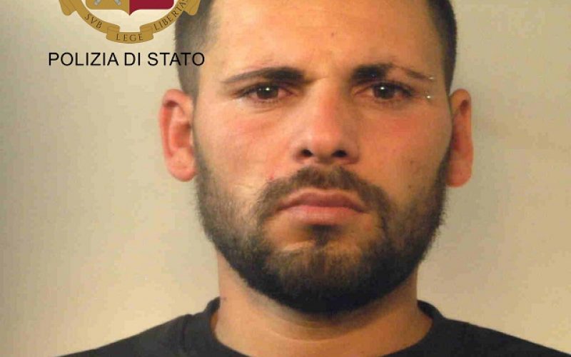 Rissa tra rumeni in piazza Aurelio Saffi a Comiso, un arresto