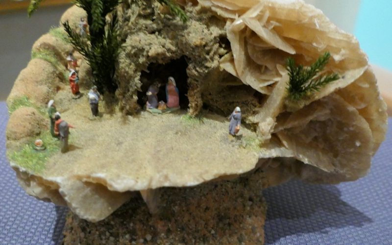 Il presepe in una rosa del deserto: ecco il vincitore del concorso di Chiaramonte