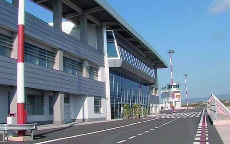 Due autobotti guaste all’aeroporto di Comiso: l’odissea degli 81 passeggeri Alitalia