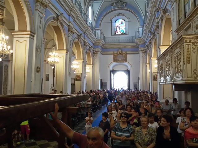 Madonna della neve a Giarratana, ieri sera il tradizionale momento della “Scinnuta”