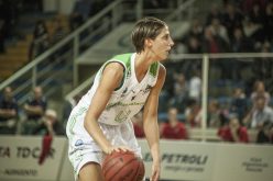 Prima partita della seconda fase, Passalacqua Ragusa supera le scudettate di Lucca con il nuovo allenatore Serventi.