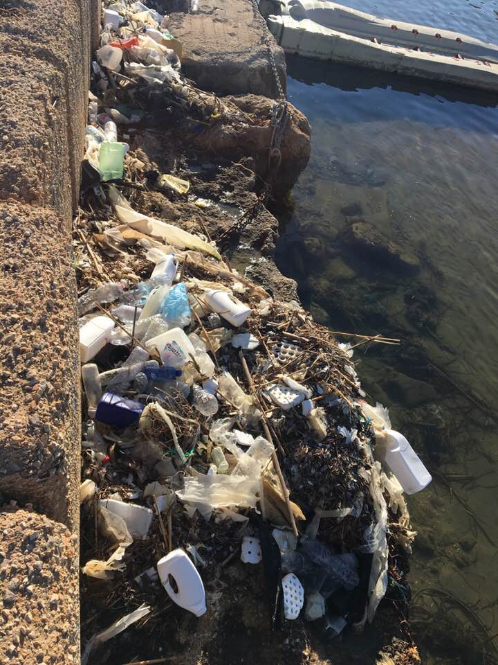 A Natale puoi…a Punta Secca i rifiuti gettati in mare