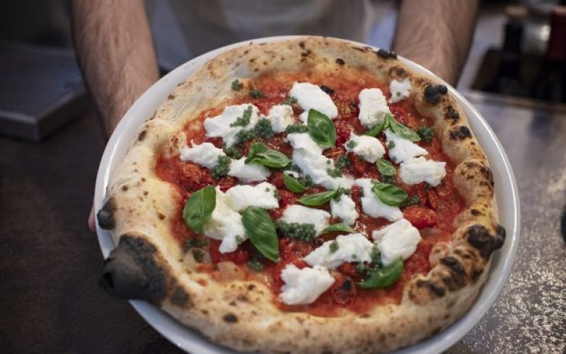 Il premio Best In Sicily 2019 alla pizzeria Frumento di Acireale
