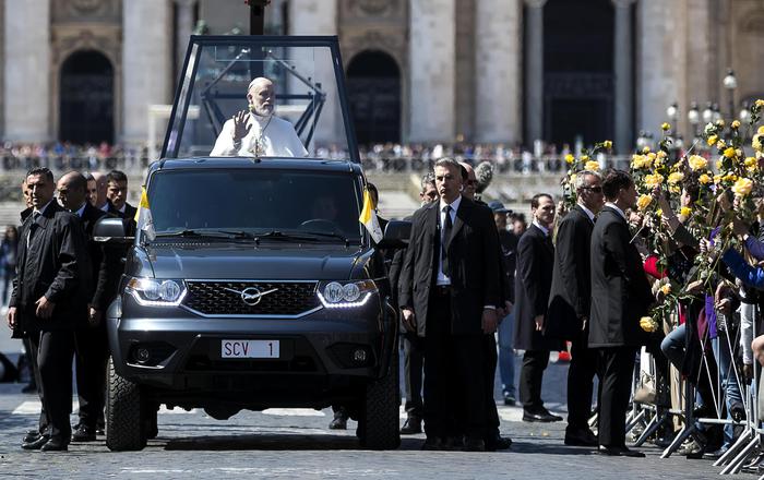 John Malkovich during the filming of "The new Pope" the sequel of Paolo Sorrentino "The young Pope", in Rome, Thursday, March 28, 2019.  ANSA/ANGELO CARCONI