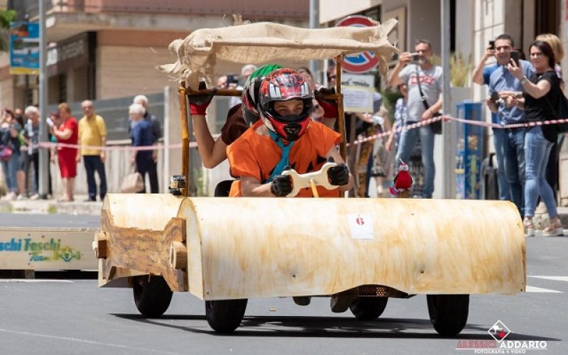 C’era anche l’auto dei Flintstones: a Ragusa, la prima edizione della Wacky Races