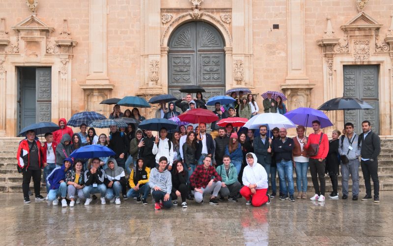 Studenti stranieri in visita a Vittoria, ospiti del “Fermi”