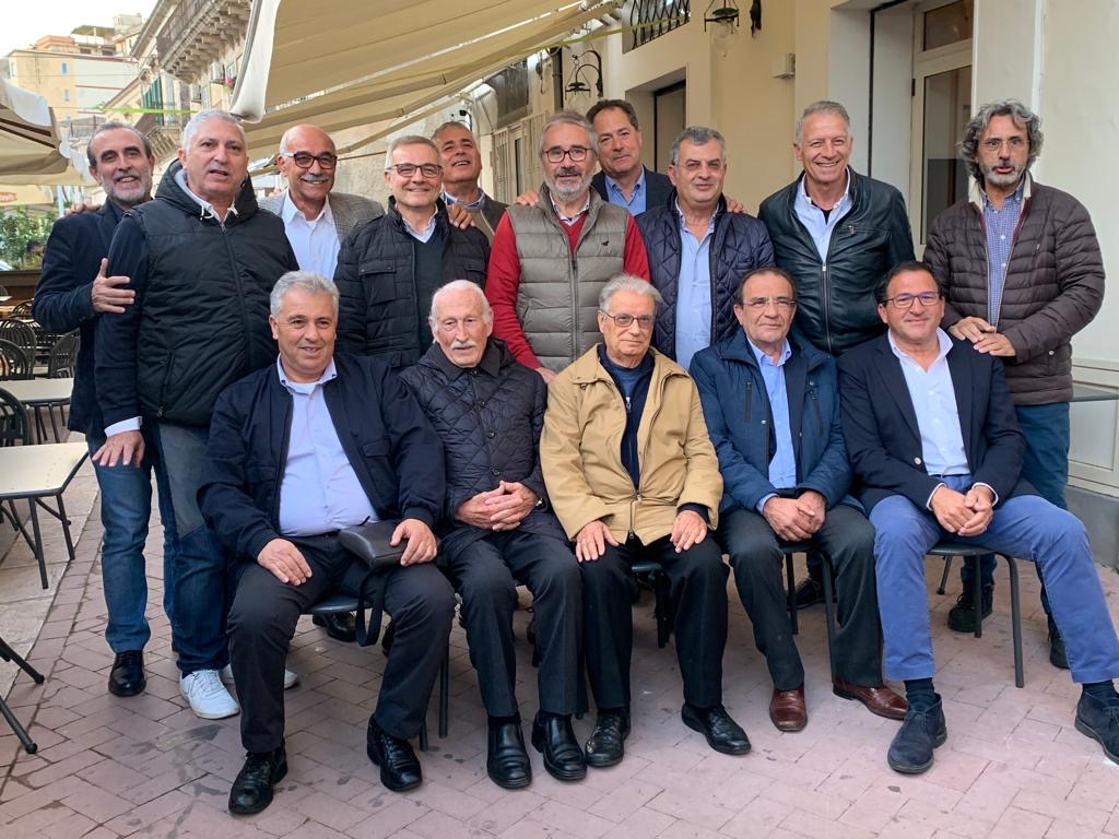 40 anni dal diploma: si ritrova al quinta C dell’Istituto Commerciale “Archimede” di Modica