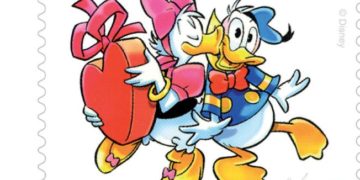 San Valentino, le cartoline speciali nell’ufficio postale di Ragusa Centro