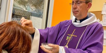 Il mercoledì delle ceneri ai tempi del coronavirus: “precauzioni si, ma niente allarmismi”
