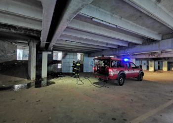 Modica: tentano di appiccare un incendio all’interno del parcheggio di viale Medaglie D’Oro, intervenuti i pompieri