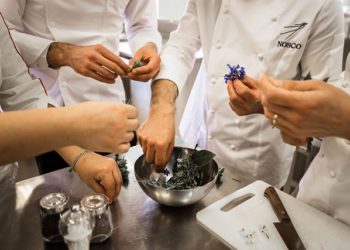 Lezioni e-learning alla scuola di cucina Nosco di Ragusa