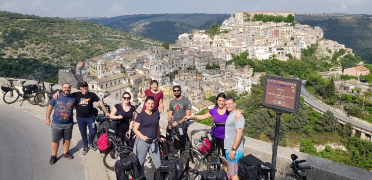 Sulle orme degli avi, il sogno degli oriundi si chiama Rosso Passaporto