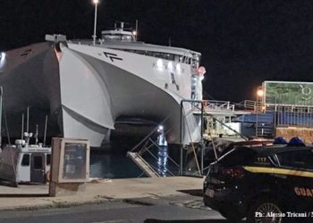 Sbarco a Pozzallo dei siciliani provenienti da Malta: si è svolto con regolarità e sotto stretto controllo sanitario