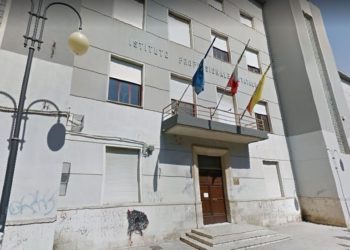 Istituto Professionale Marconi Vittoria, consegnati tablet agli studenti grazie ai carabinieri