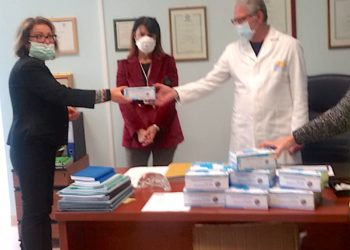 2500 mascherine sono state consegnate stamani agli ospedali di Ragusa