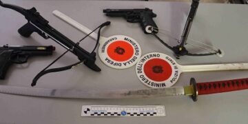 Vittoria: armato di balestra ferisce il vicino di casa. Arrestato