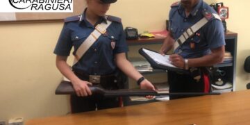 Scoppia una lite in famiglia, intervengono i carabinieri: giarratanese denunciato per porto abusivo d’armi