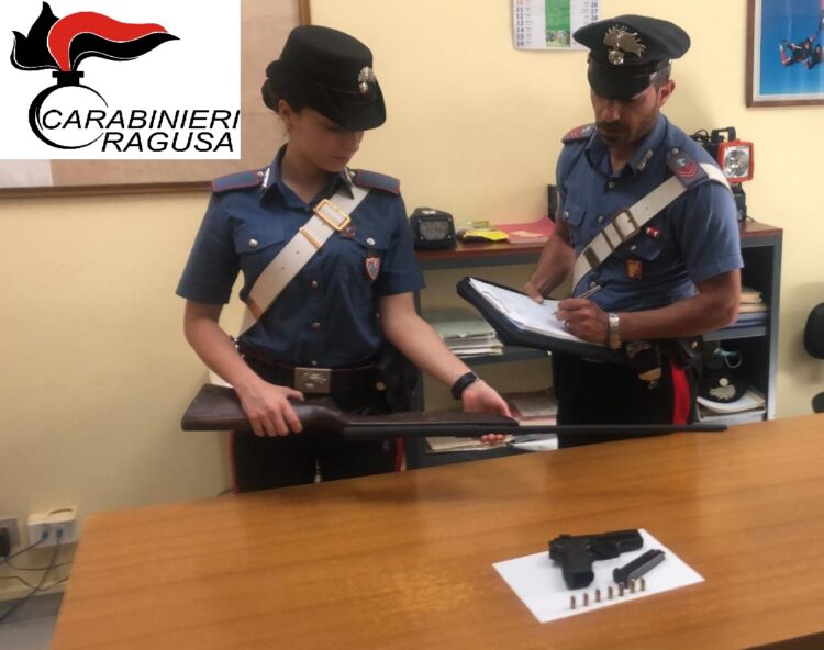 Scoppia una lite in famiglia, intervengono i carabinieri: giarratanese denunciato per porto abusivo d’armi