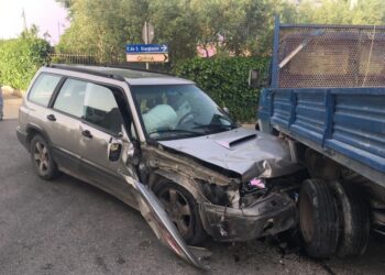 Modica: scontro auto-camion, due feriti