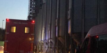 Ragusa: incendio ieri pomeriggio nello stabilimento Lgb. Per fortuna, nessun ferito