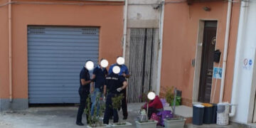 Ruba un paio di scarpe in un negozio del centro: ladra presa a Pozzallo
