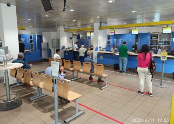 Si torna (quasi) alla normalità: in 8 uffici postali della provincia si potrà attendere il turno all’interno