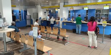 Si torna (quasi) alla normalità: in 8 uffici postali della provincia si potrà attendere il turno all’interno