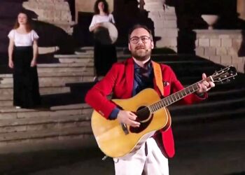 La serenata itinerante di Mario Incudine per il centro di Ragusa Ibla. Il 4 luglio inizia il Donnafugata Street con AffacciaBedda