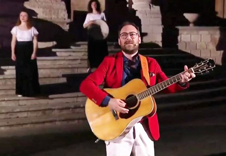La serenata itinerante di Mario Incudine per il centro di Ragusa Ibla. Il 4 luglio inizia il Donnafugata Street con AffacciaBedda