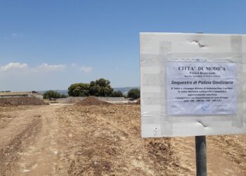 Lavori abusivi di sbancamento. Sequestrata area a Modica