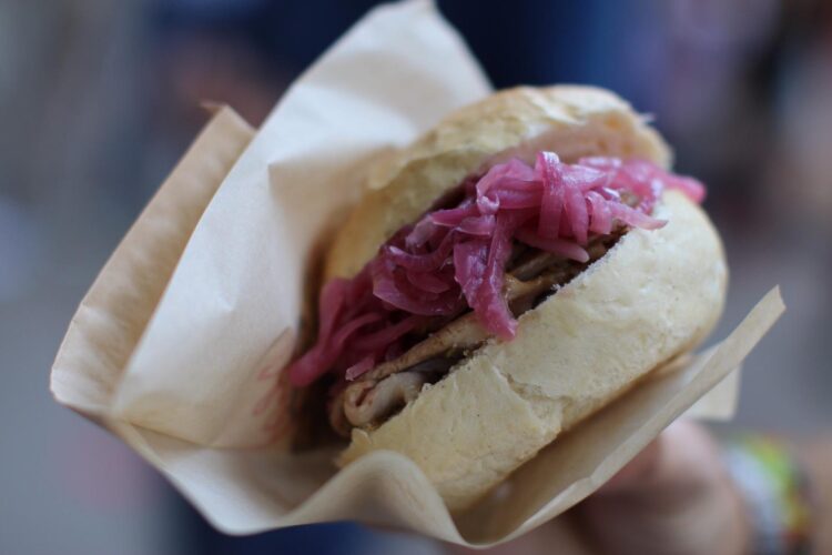 Lo street food siciliano riparte dal panino di suino nero dei Nebrodi di Giuseppe Oriti