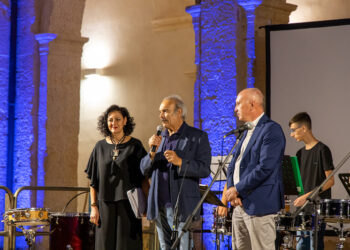Grande apertura per la rassegna estiva InTeatroAPERTO del Garibaldi di Modica. Già sold out per Andrea Tidona