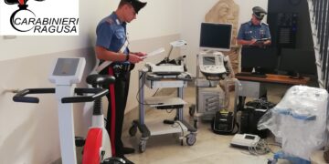 Arrestati due ladri a Ragusa: hanno rubato attrezzature diagnostiche al Centro Risvegli Ibleo