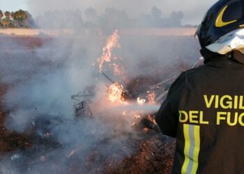 Velivolo ultraleggero precipita a Marina di Modica. Il pilota morto carbonizzato