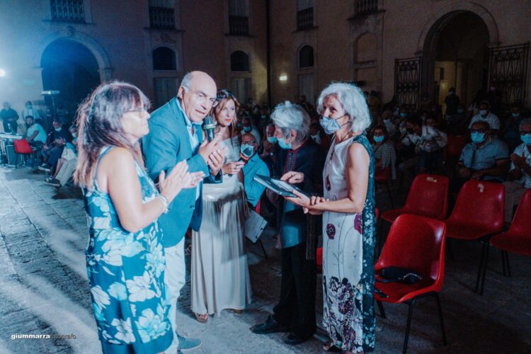 Donnafugata, un successo la presentazione organizzata da Arteinsieme Comiso del libro “Bufalino, Camarina e Dintorni”